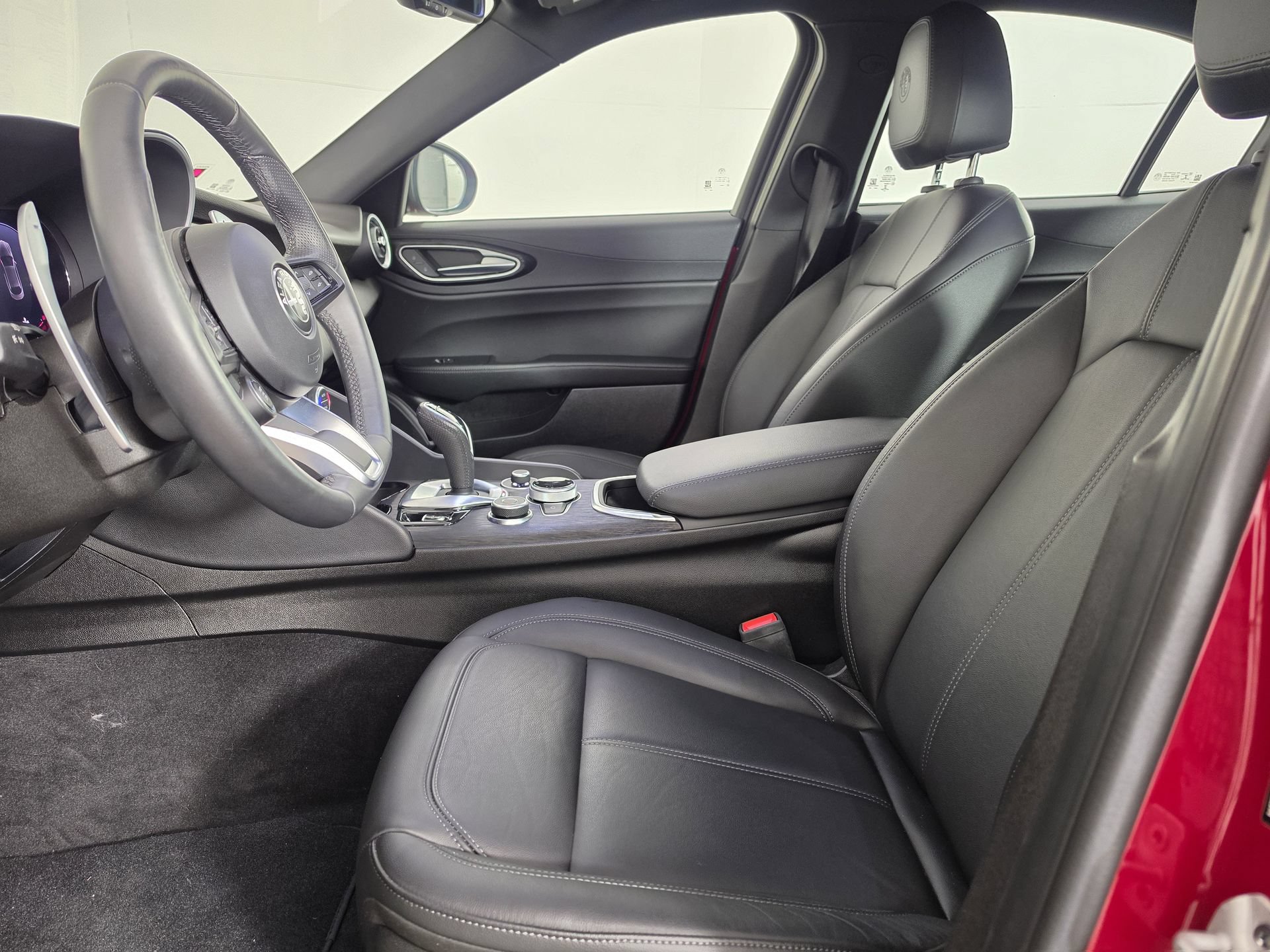 Used 2024 Alfa Romeo Giulia Sprint RWD image 15