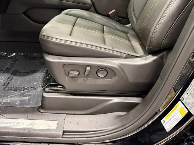 New 2026 Chevrolet Suburban High Country image 15