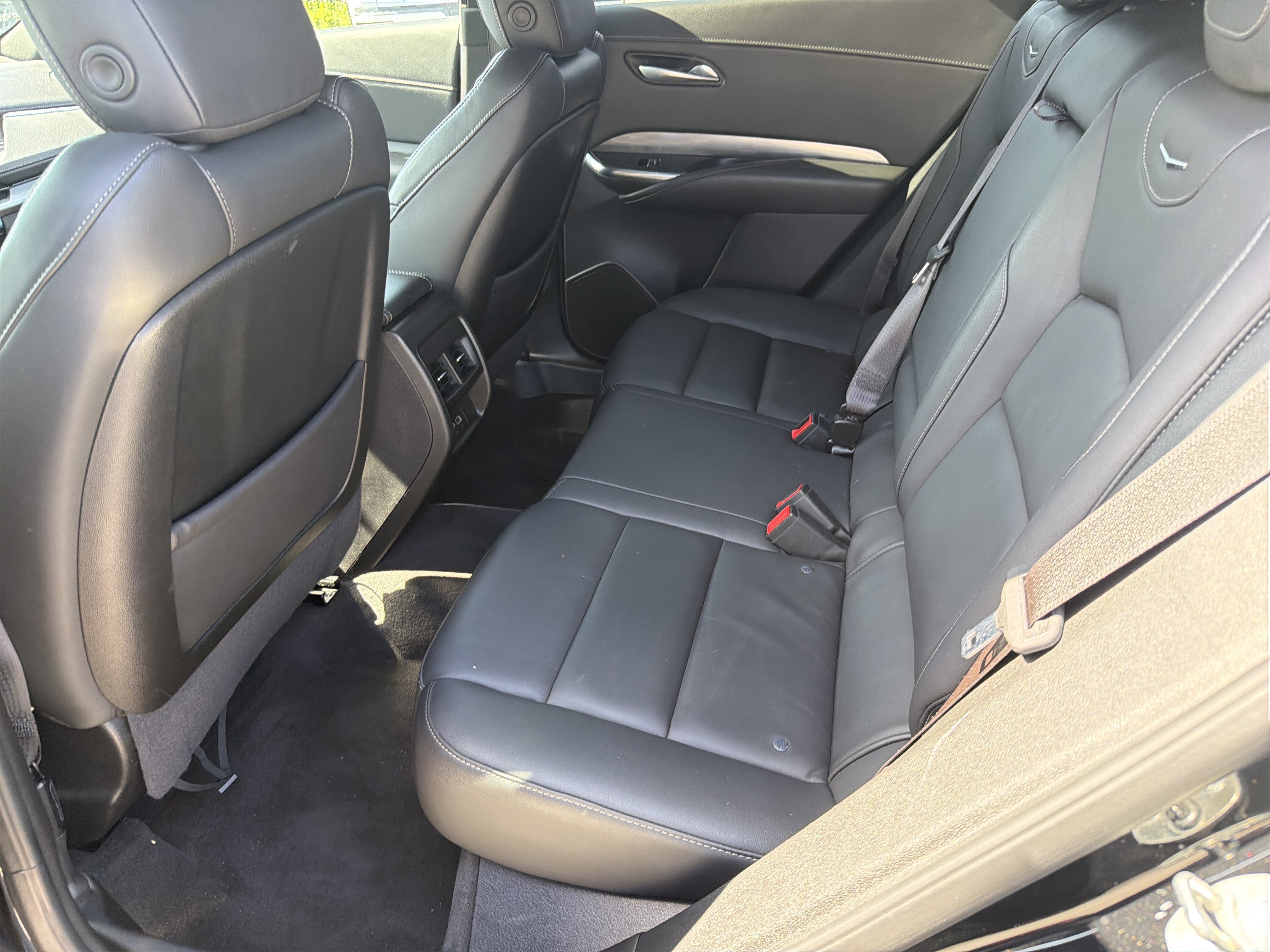 Used 2025 Cadillac XT4 Premium Luxury FWD image 21