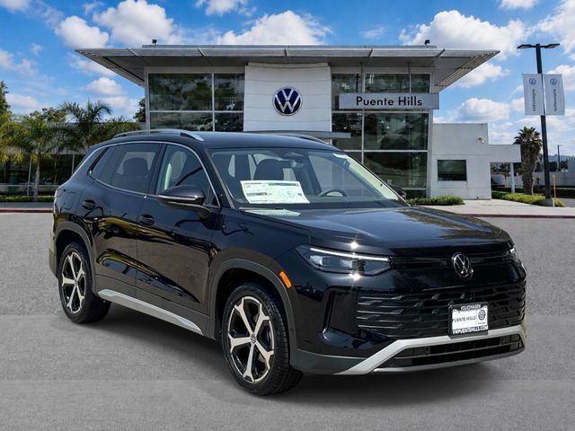 New 2026 Volkswagen Tiguan SE FWD image 1