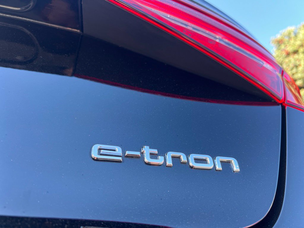 Used 2017 Audi A3 e-tron Prestige FWD image 10