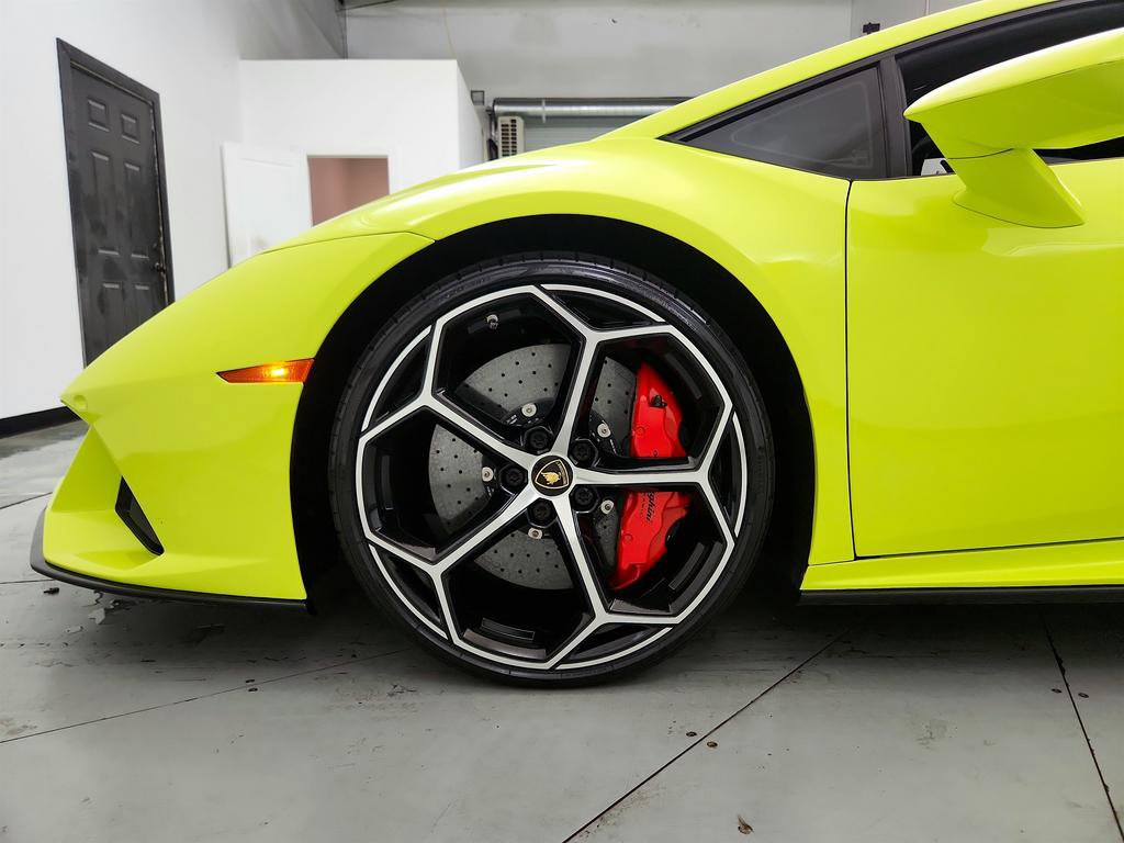 Used 2020 Lamborghini Huracan EVO image 26