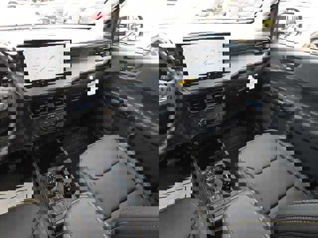 New 2025 Ford Maverick Lobo image 32