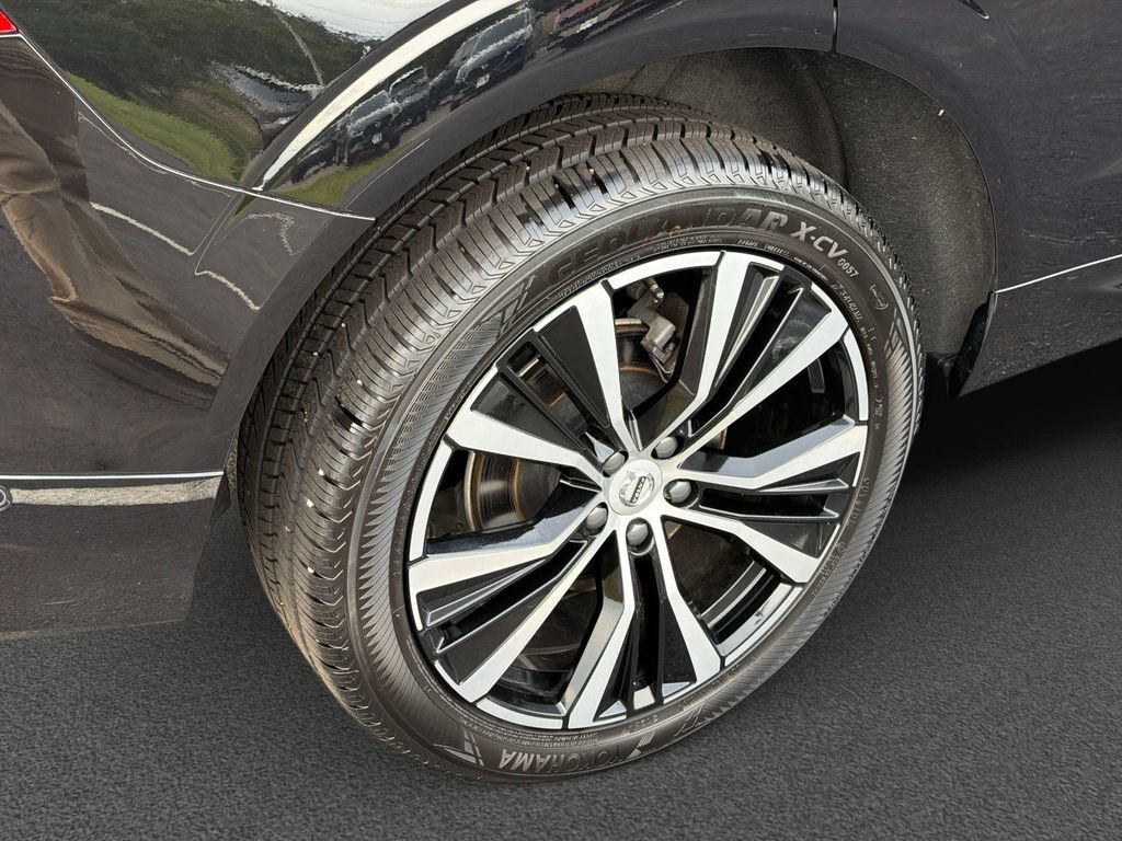 Used 2024 Volvo XC60 B5 Plus w/ Protection Package Premier AWD/4WD image 12