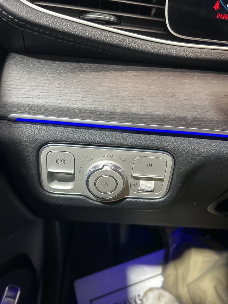 Used 2020 Mercedes-Benz GLS 450 4MATIC image 37
