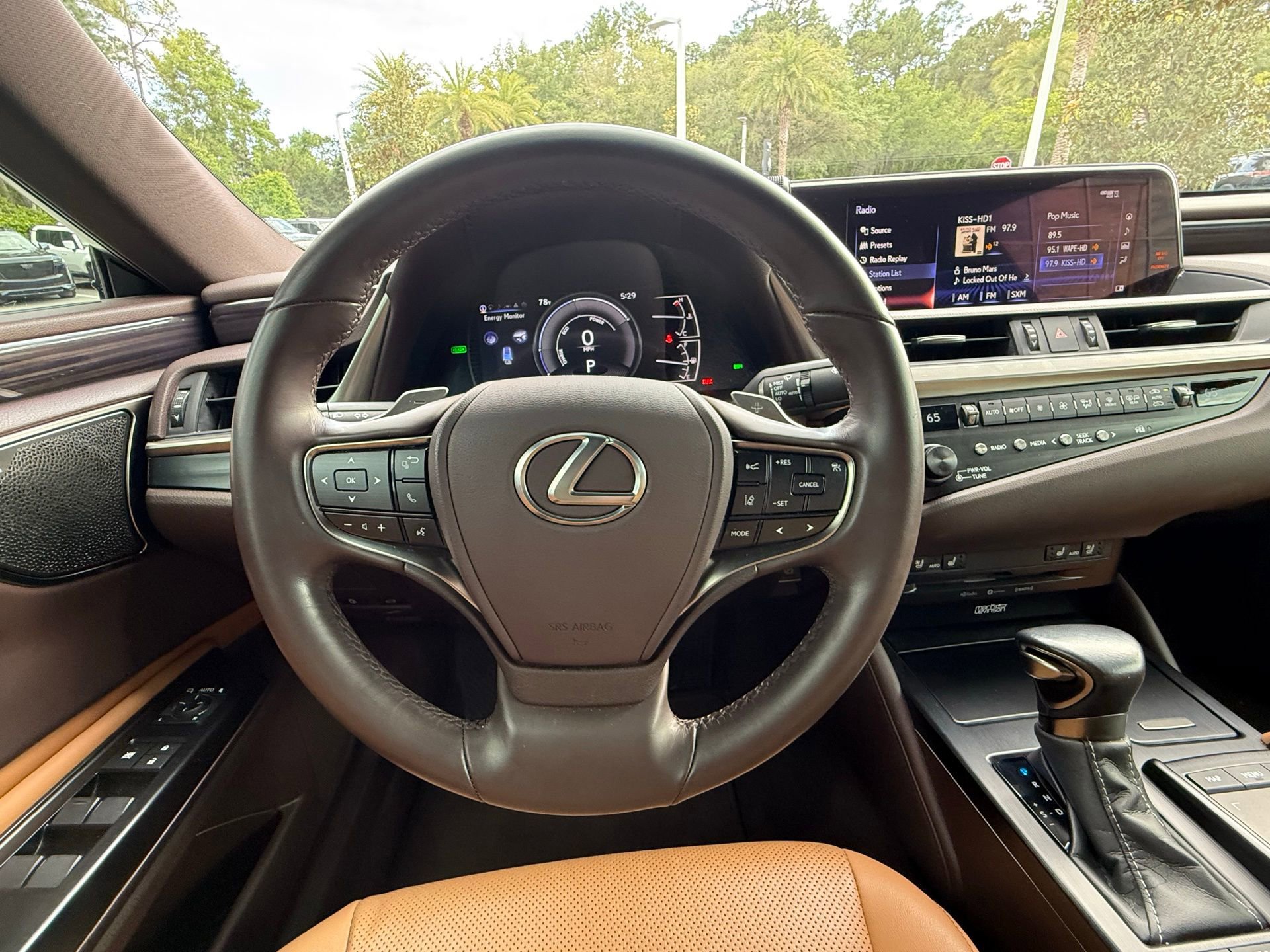 Used 2020 Lexus ES 300h w/ Premium Package FWD image 36