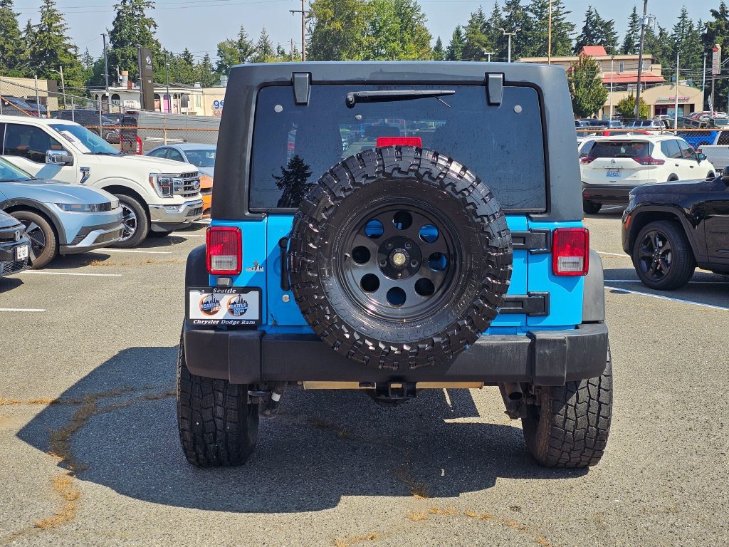 Used 2017 Jeep Wrangler Unlimited Rubicon w/ Connectivity Group AWD/4WD image 7
