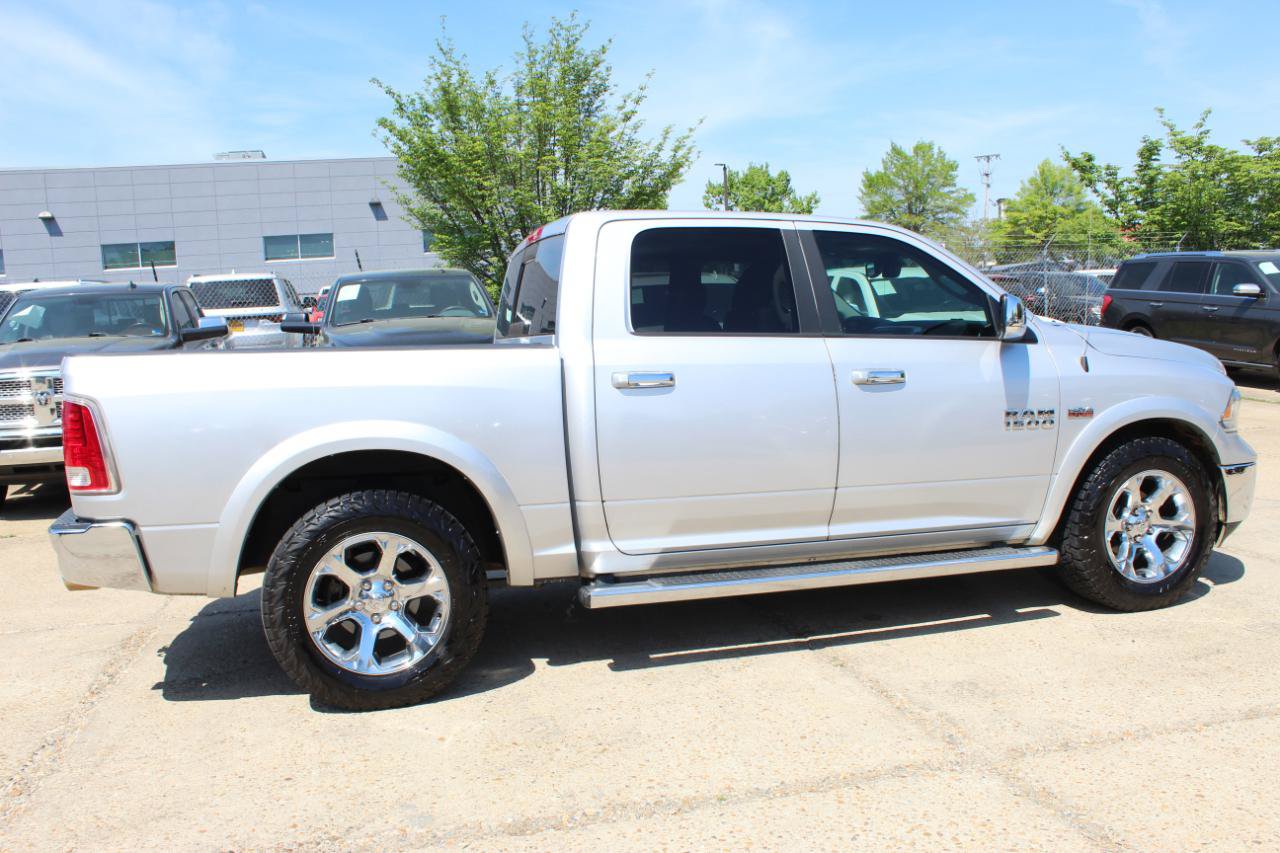 Used 2016 RAM 1500 Laramie w/ Convenience Group AWD/4WD image 9
