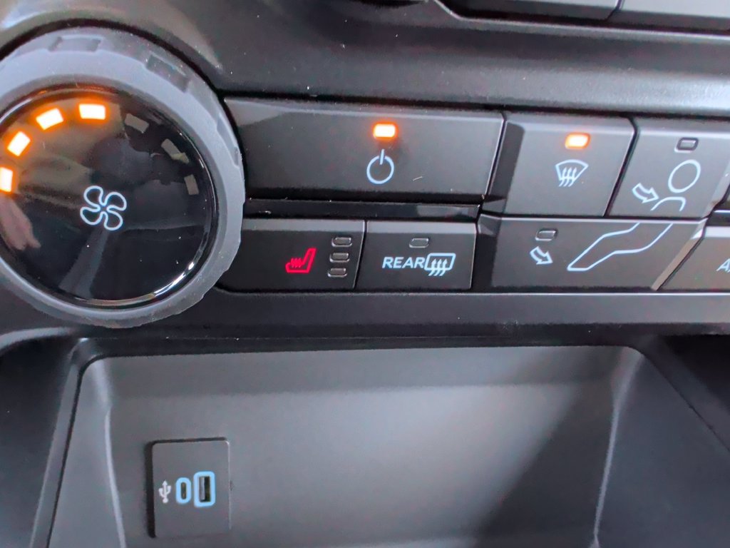 New 2027 Ford F250 XLT w/ XLT Premium Package AWD/4WD image 24