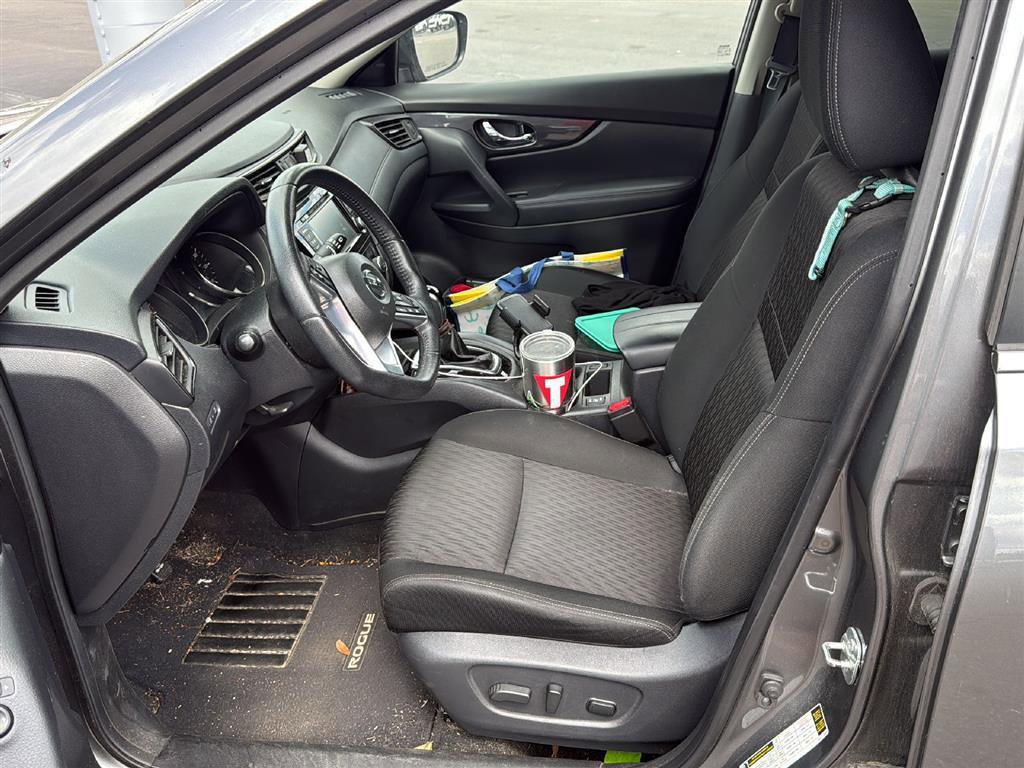 Used 2019 Nissan Rogue SV AWD/4WD image 17