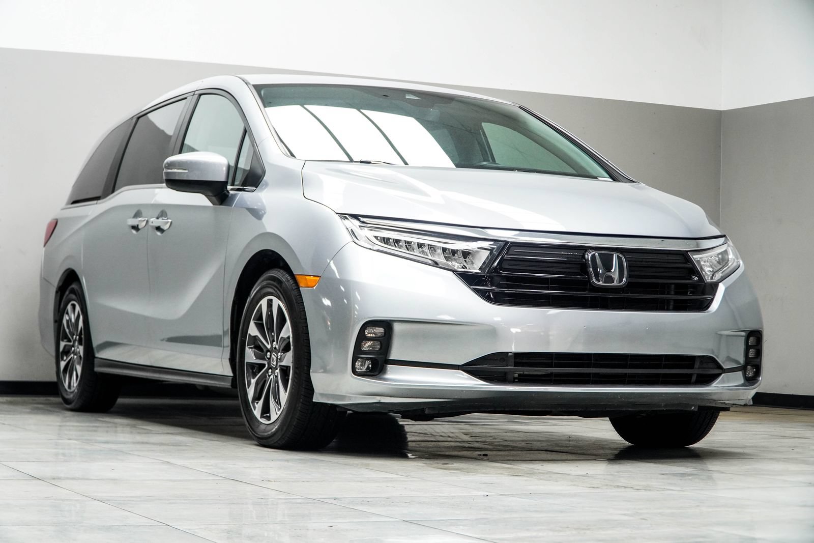 Used 2024 Honda Odyssey EX-L image 4