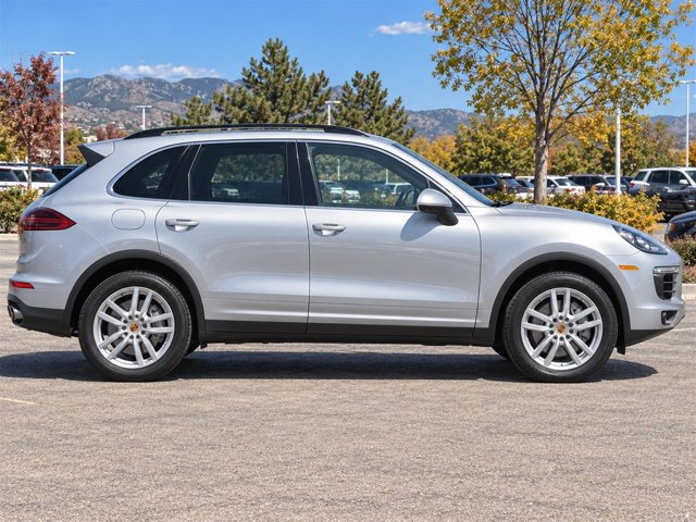 Used 2016 Porsche Cayenne S AWD/4WD image 4