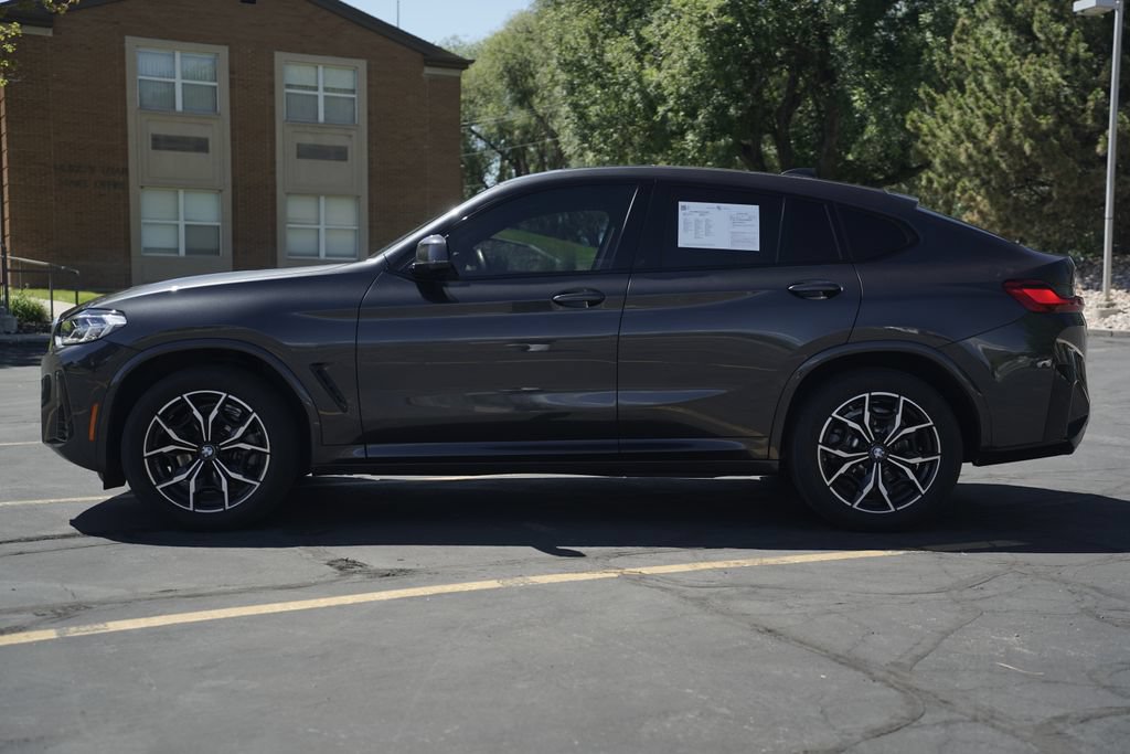 Used 2024 BMW X4 xDrive30i w/ Premium Package AWD/4WD image 2