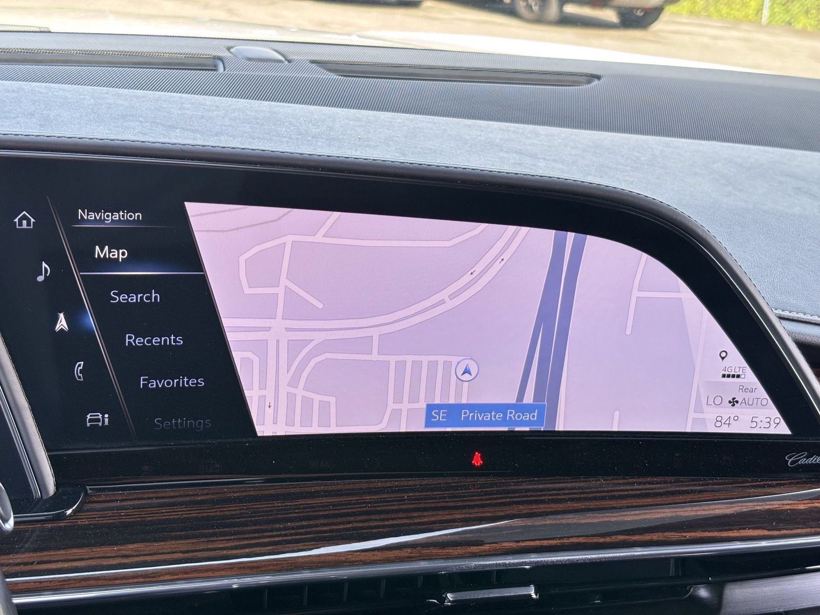 Used 2022 Cadillac Escalade Luxury AWD/4WD image 6