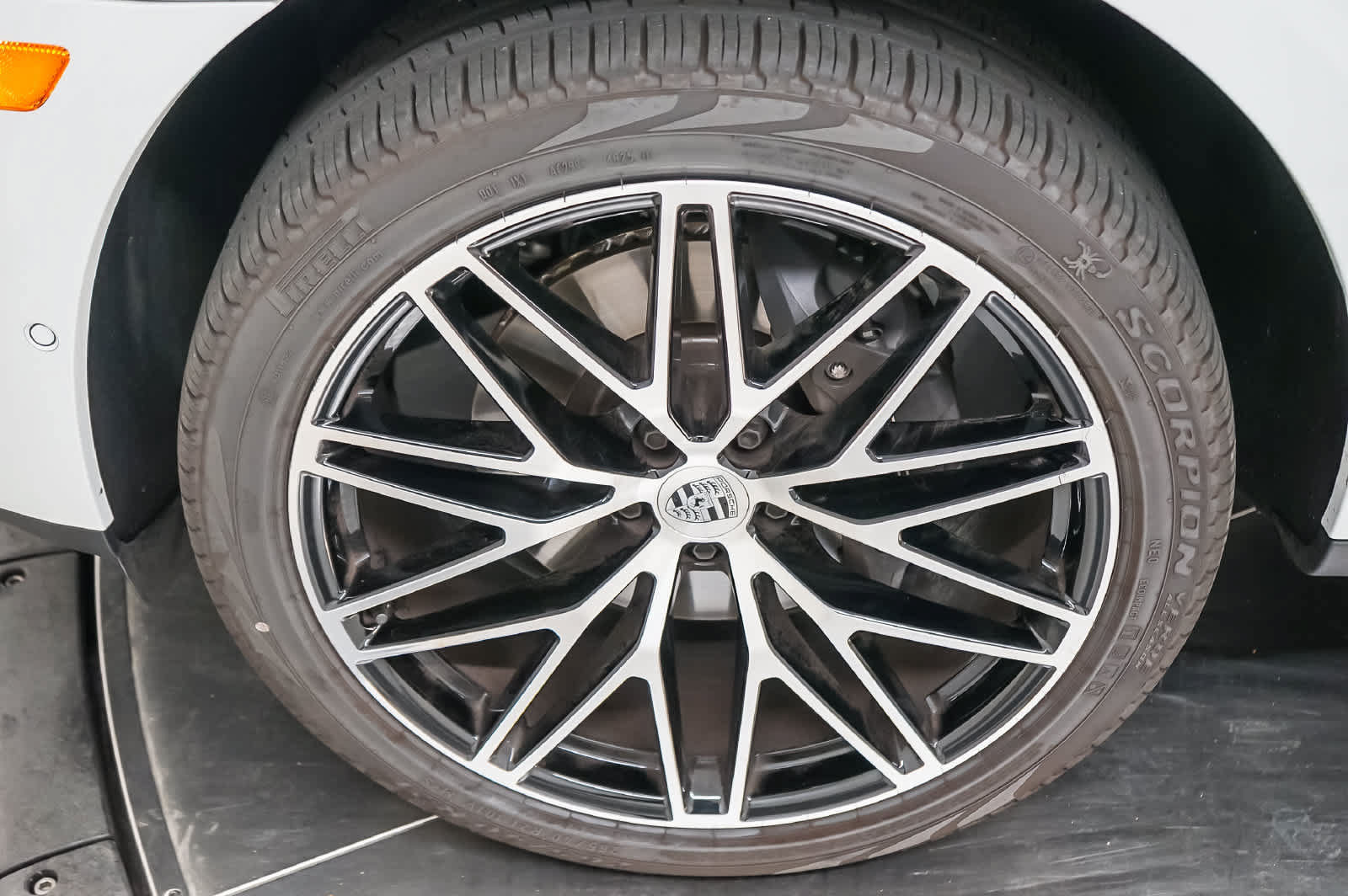 Certified 2026 Porsche Macan AWD/4WD image 14