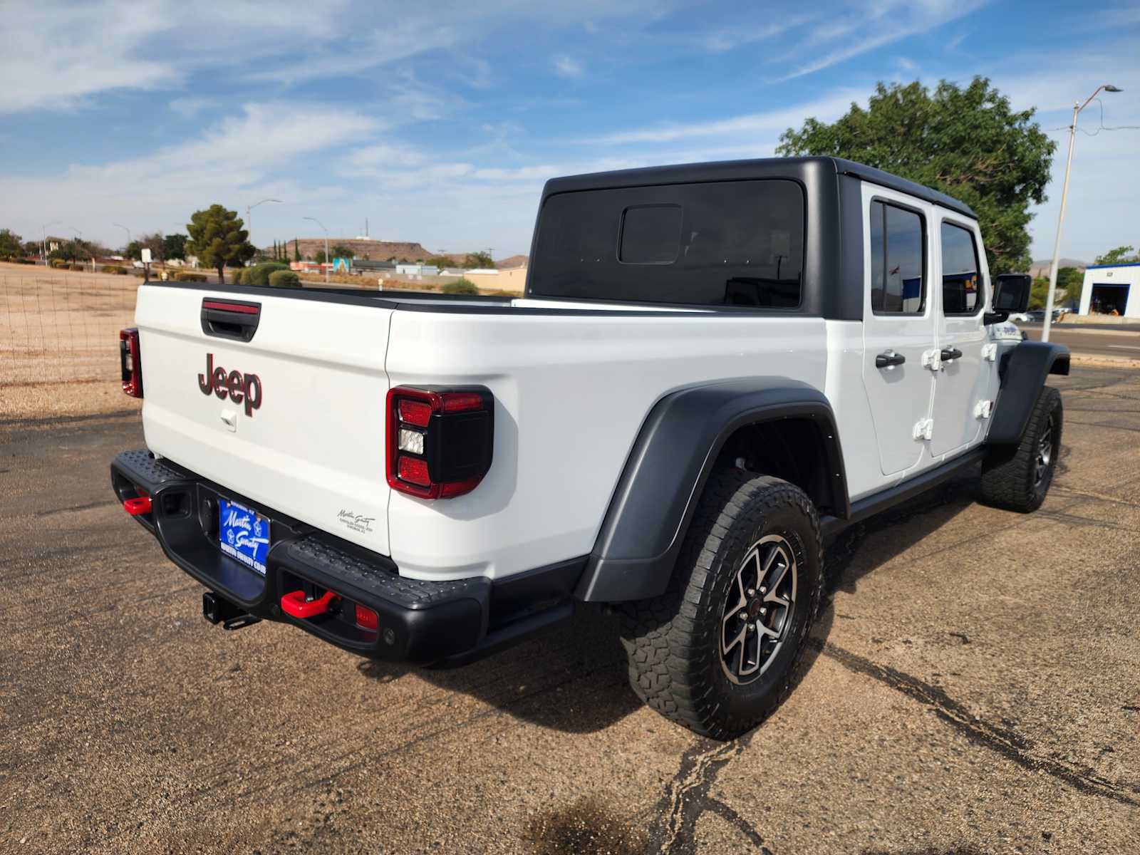 Used 2024 Jeep Gladiator Rubicon w/ Safety Group AWD/4WD image 5