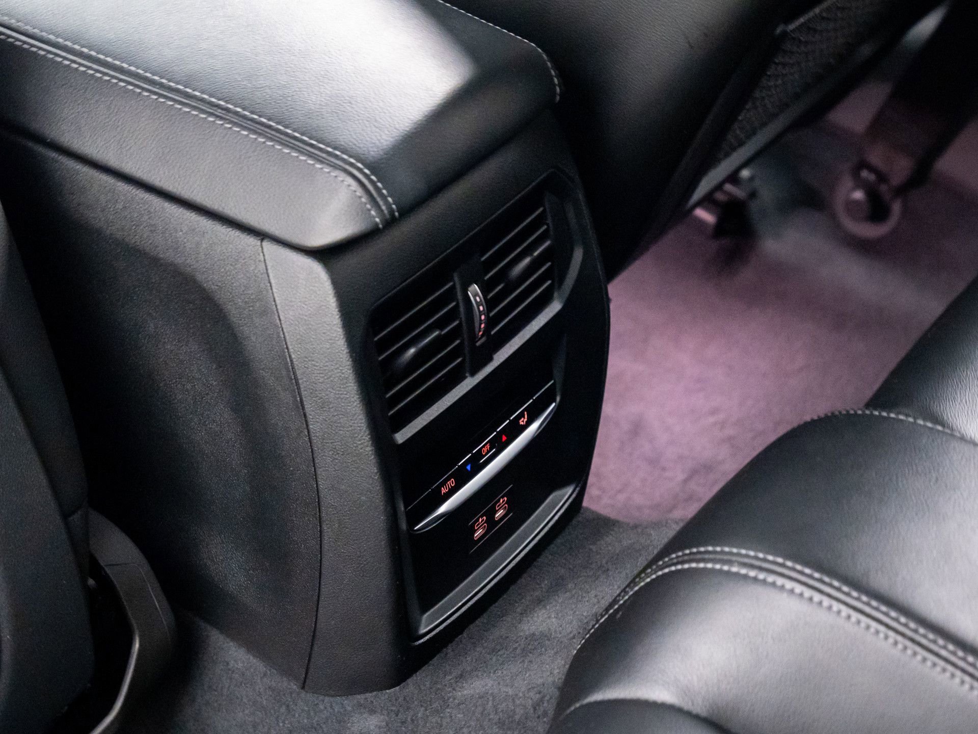 Used 2021 BMW M440i Convertible w/ Premium Package image 15