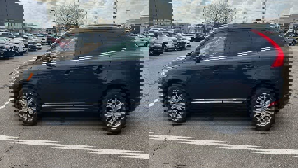 Used 2016 Volvo XC60 T6 w/ Proximity Package image 8