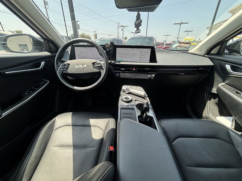Used 2022 Kia EV6 Wind RWD image 22
