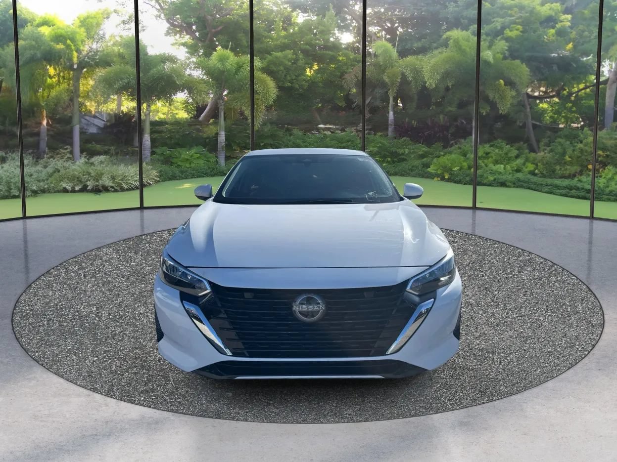 Used 2025 Nissan Sentra SV FWD image 2