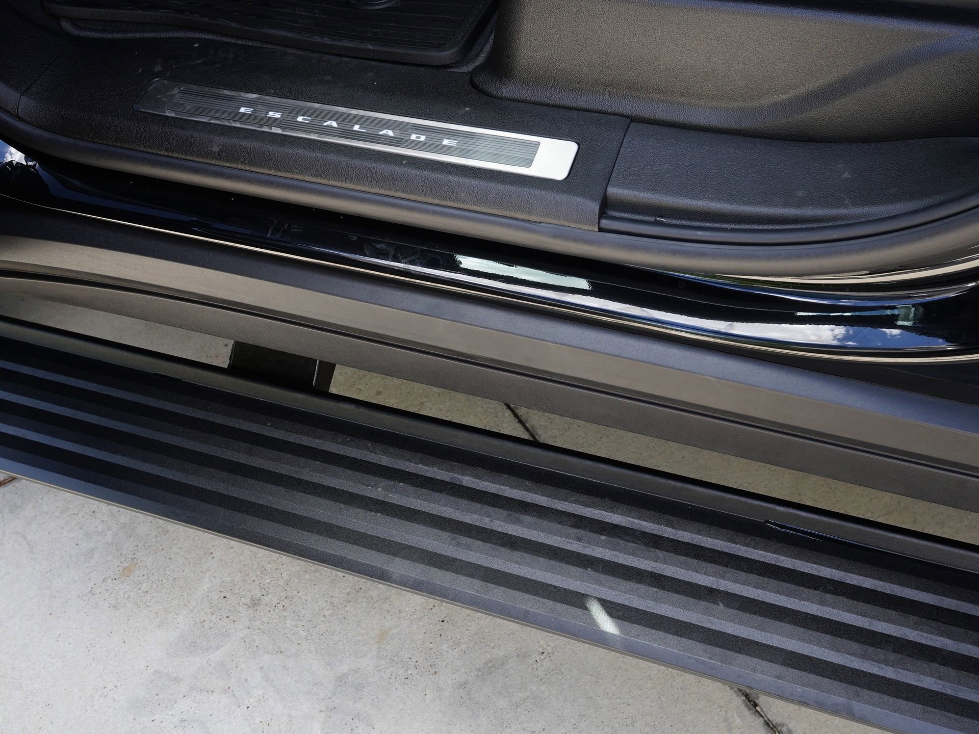 Used 2026 Cadillac Escalade V w/ LPO, ONYX Package image 16