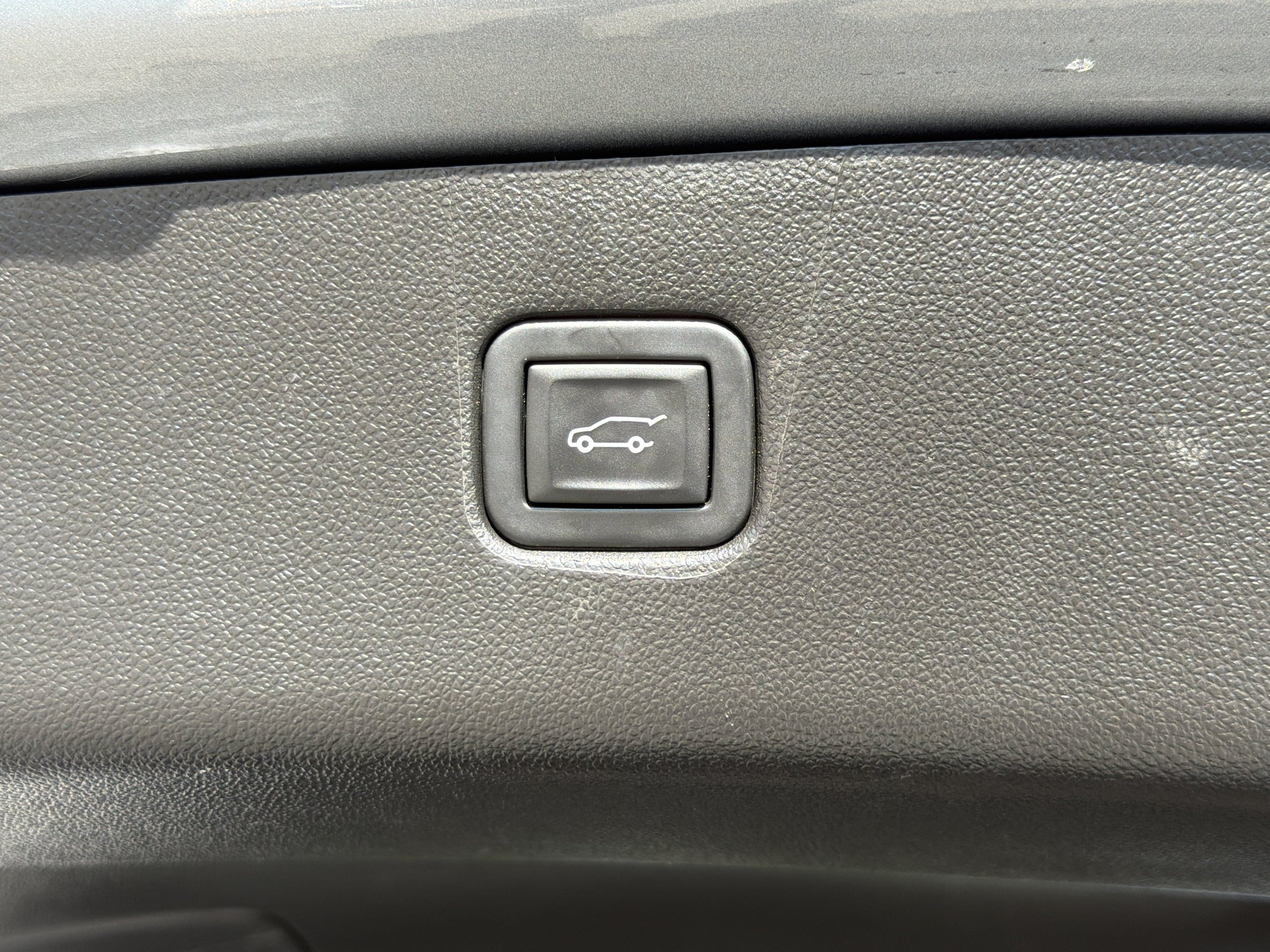 Used 2023 Chevrolet Blazer RS w/ Driver Confidence II Package FWD image 32