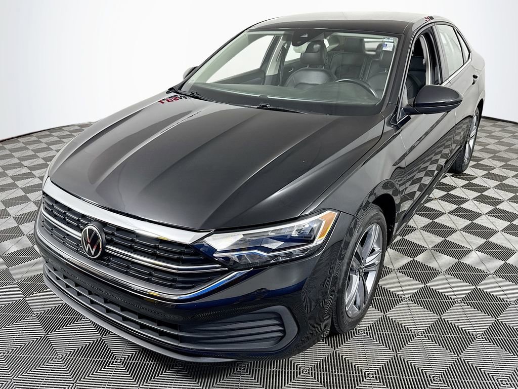 Used 2024 Volkswagen Jetta SE FWD image 3