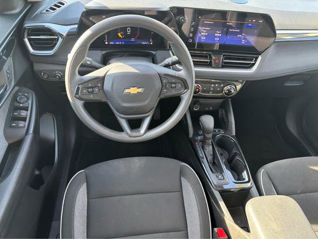 Used 2025 Chevrolet TrailBlazer LT AWD/4WD image 16