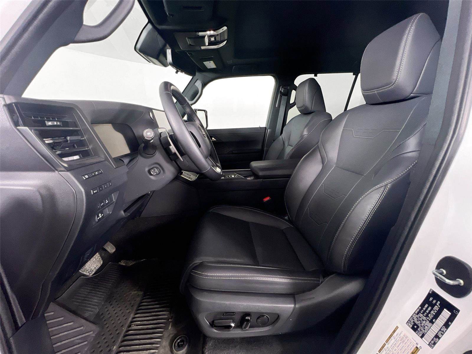 Used 2025 Lexus GX 550 w/ Accessory Package (2T) image 20