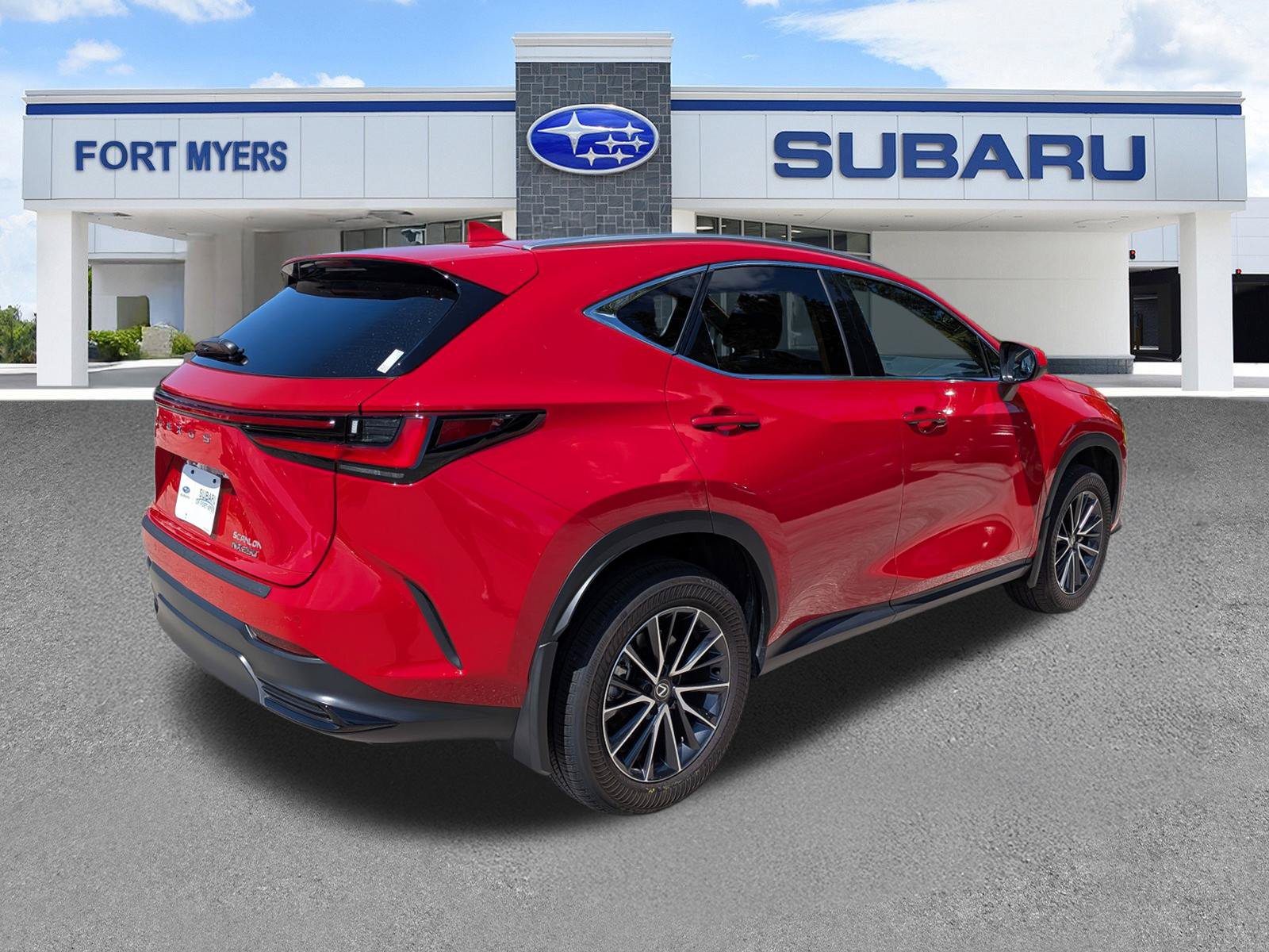 Used 2025 Lexus NX 250 FWD w/ Towing Package (2000 Lbs) image 4