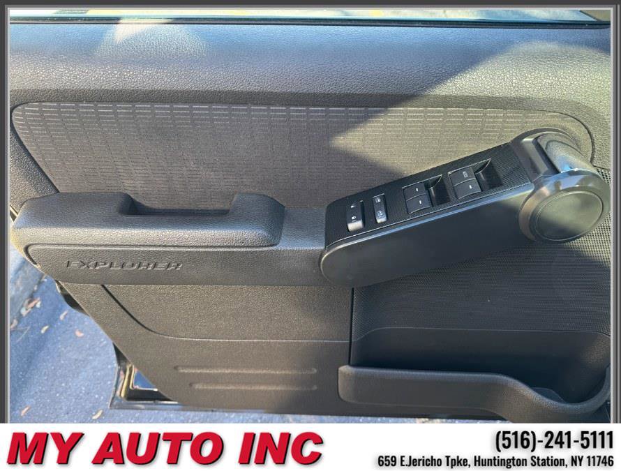 Used 2010 Ford Explorer Sport Trac XLT image 24