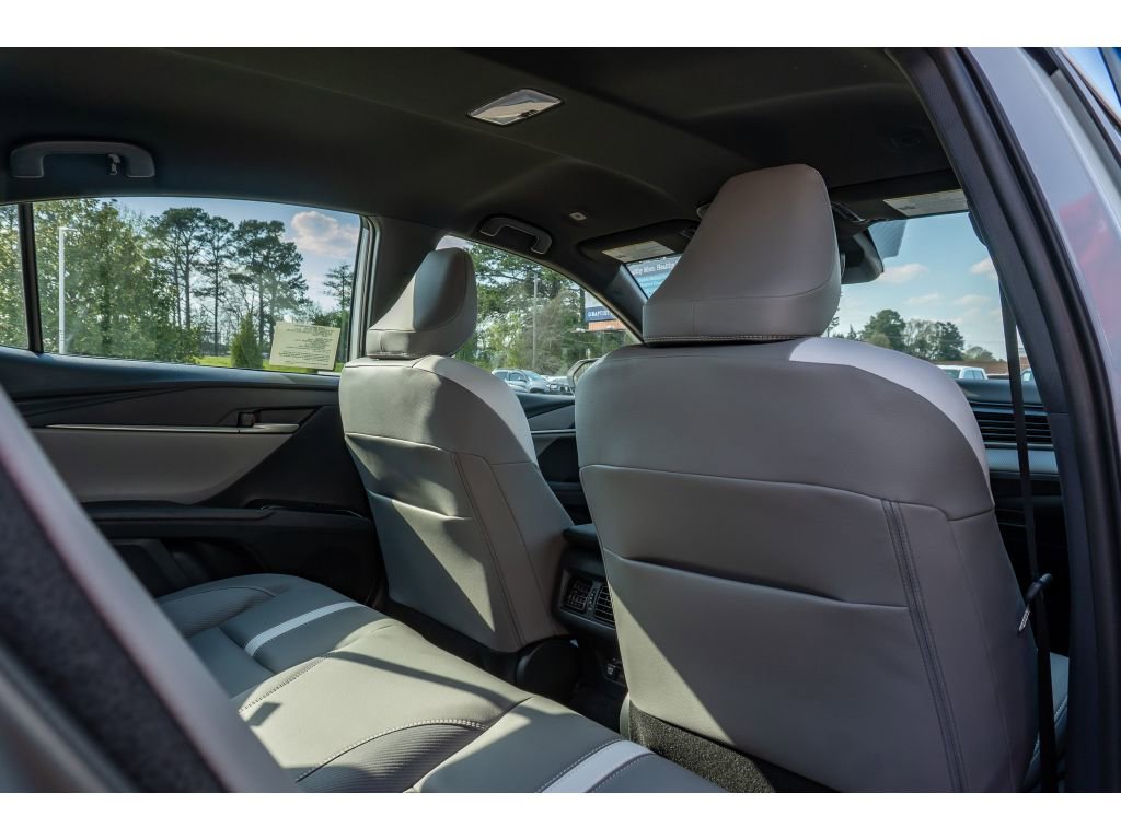 Used 2026 Toyota Camry SE FWD image 15