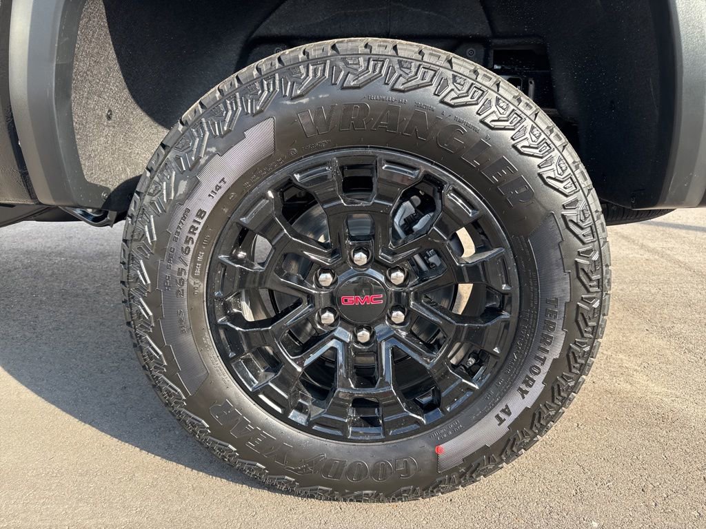 New 2026 GMC Canyon Elevation w/ Convenience Package image 32