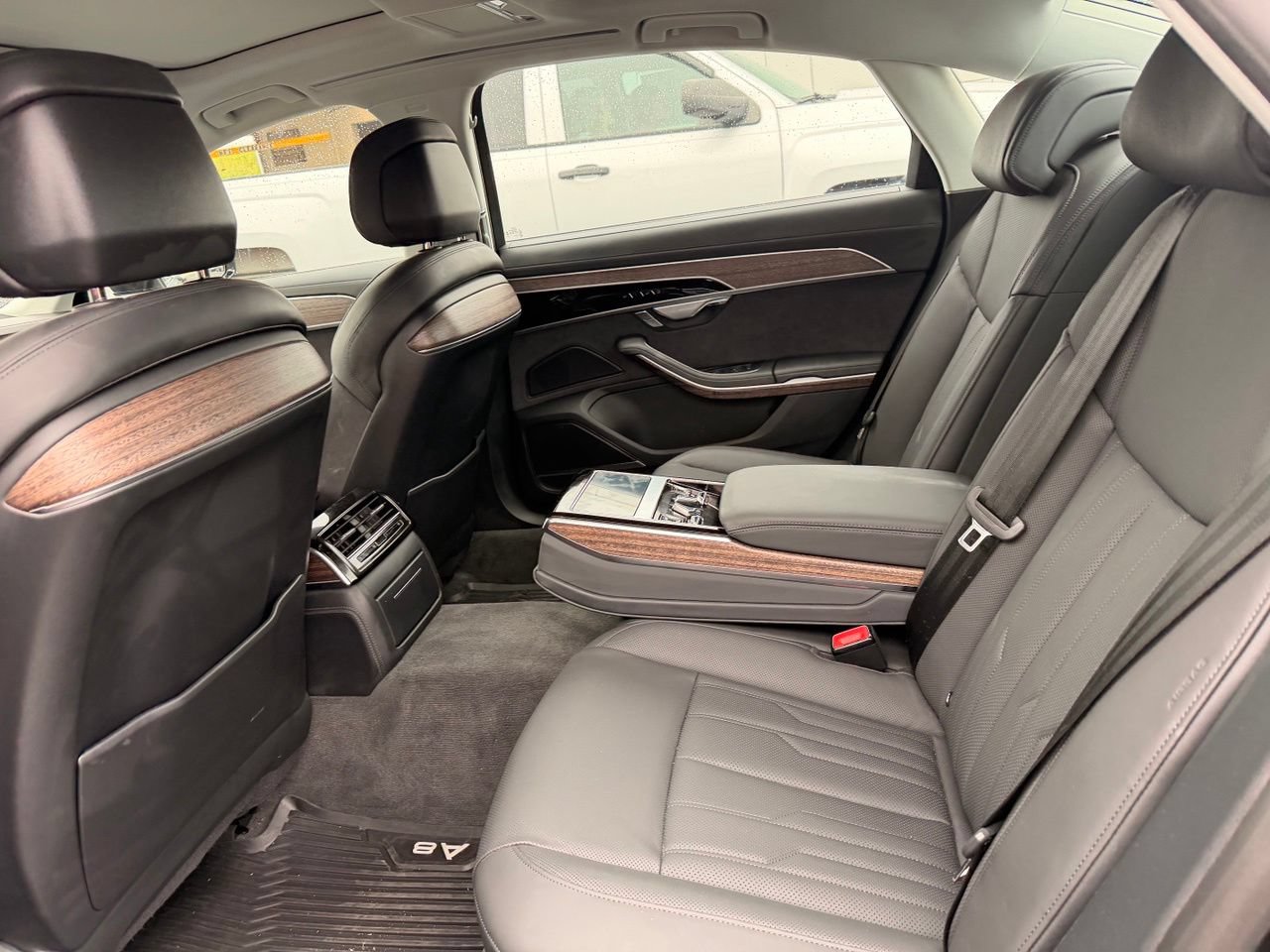 Used 2024 Audi A8 L 3.0T AWD/4WD image 14