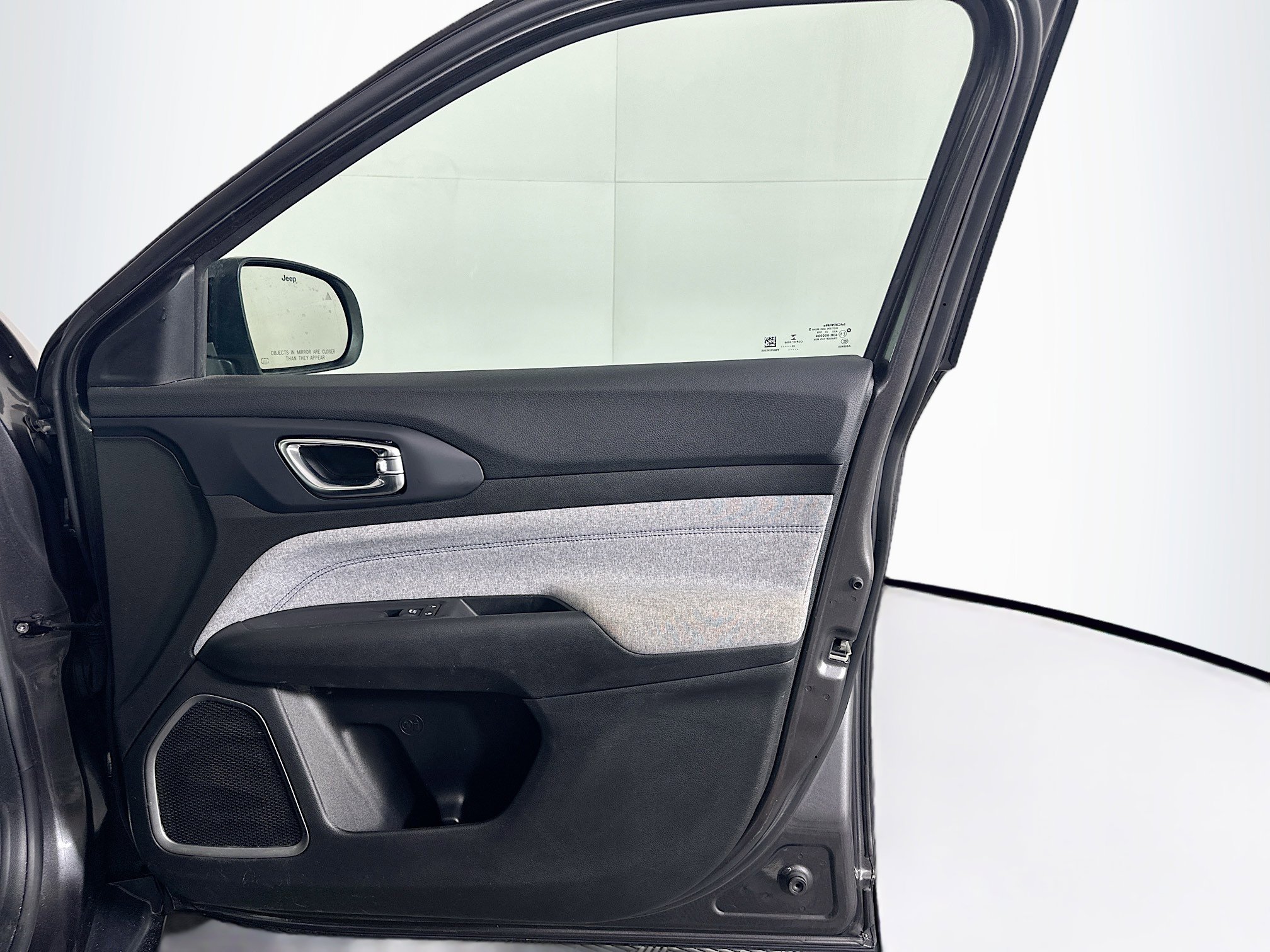 Used 2022 Jeep Compass Latitude AWD/4WD image 32