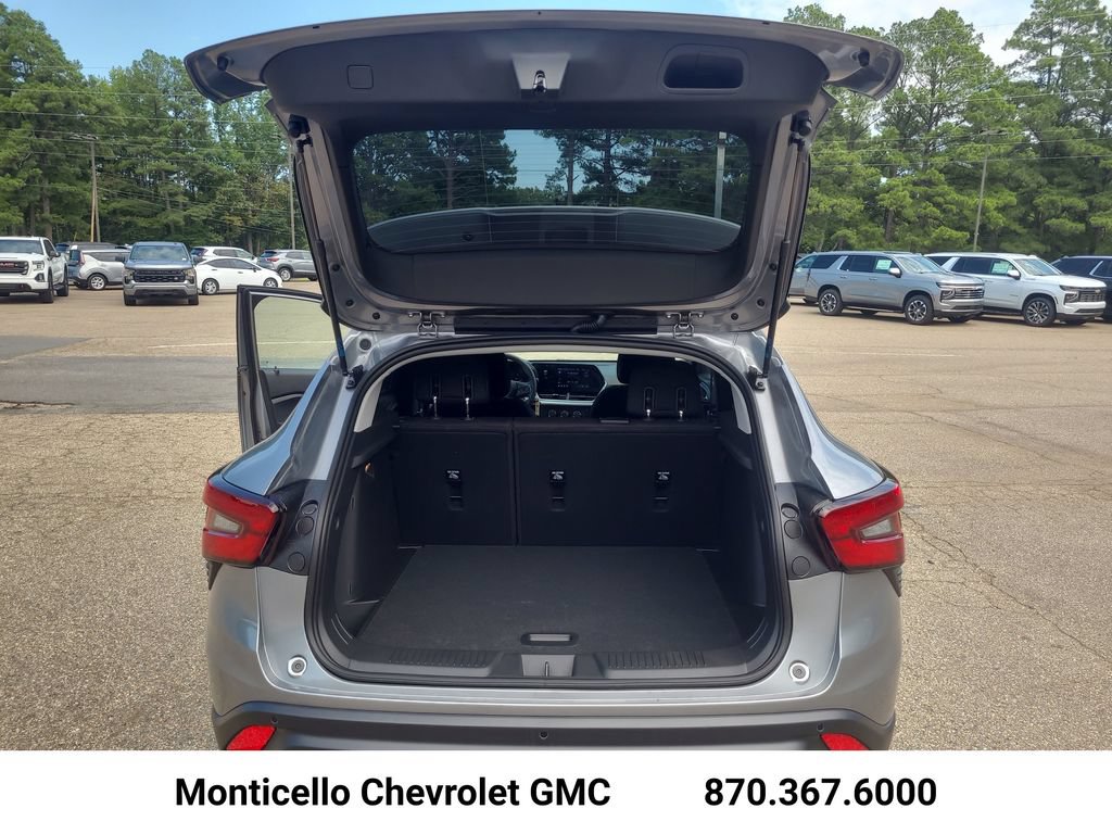 New 2026 Chevrolet Trax LS w/ LS Convenience Package FWD image 27