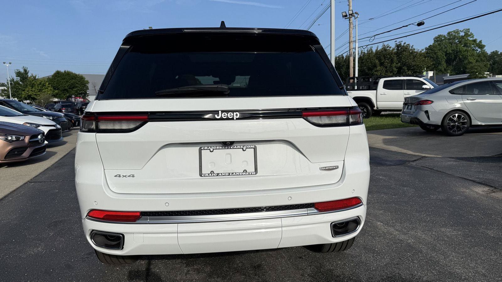 Used 2025 Jeep Grand Cherokee Summit AWD/4WD image 5