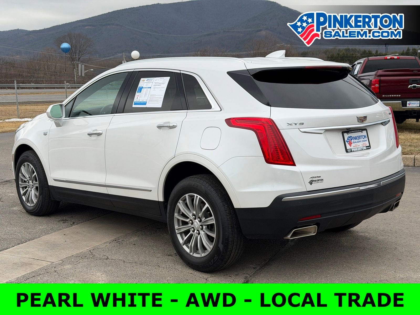 Used 2017 Cadillac XT5 Luxury w/ Driver Awareness Package image 3