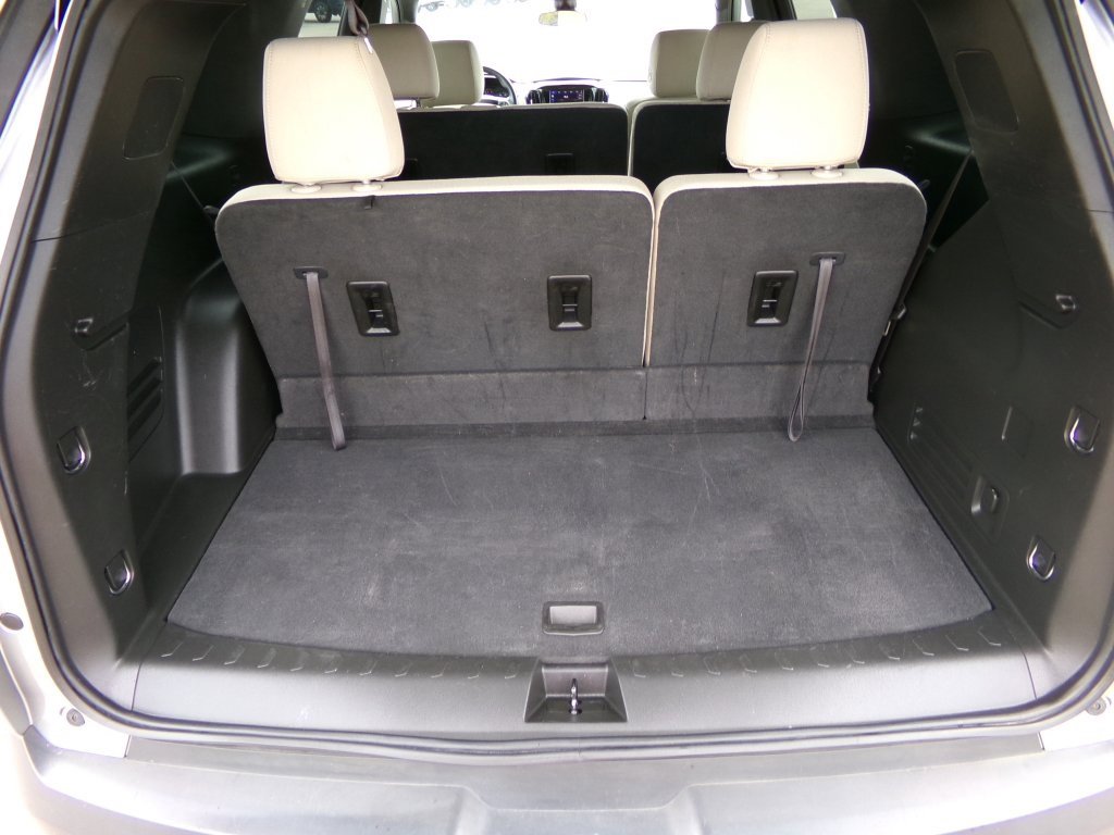Used 2023 Chevrolet Traverse LS image 16