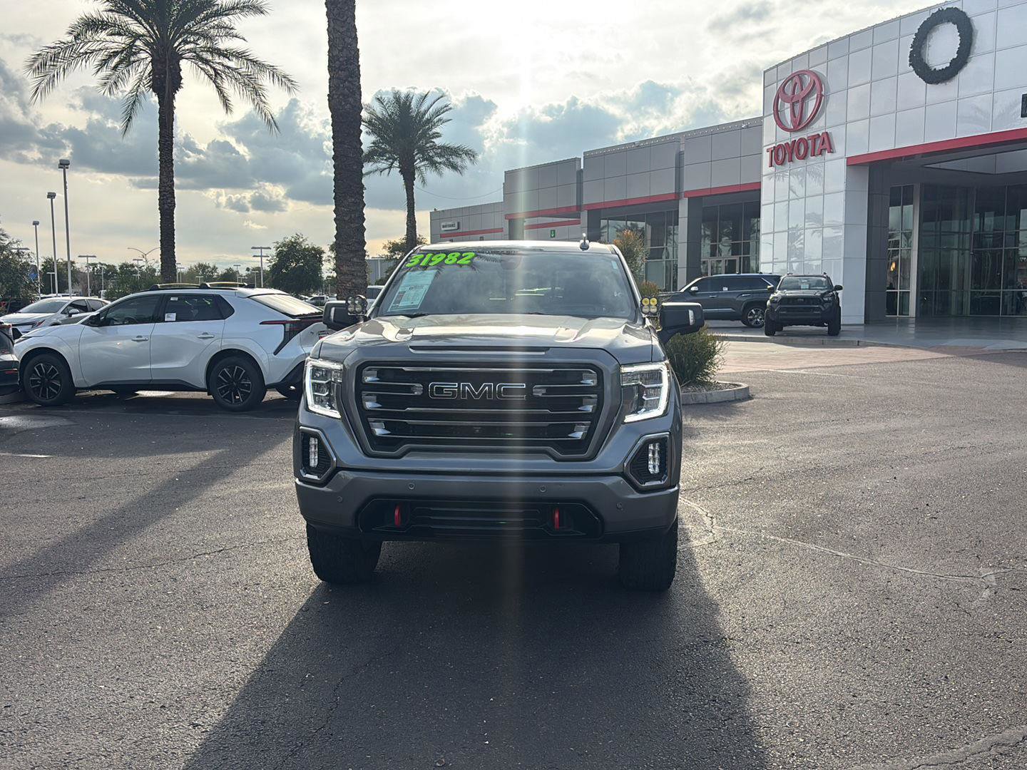 Used 2021 GMC Sierra 1500 AT4 w/ Technology Package image 2