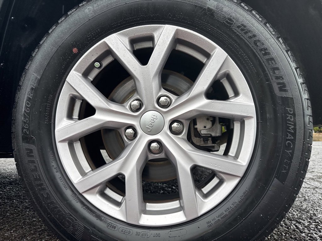 Used 2022 Jeep Grand Cherokee Limited image 9