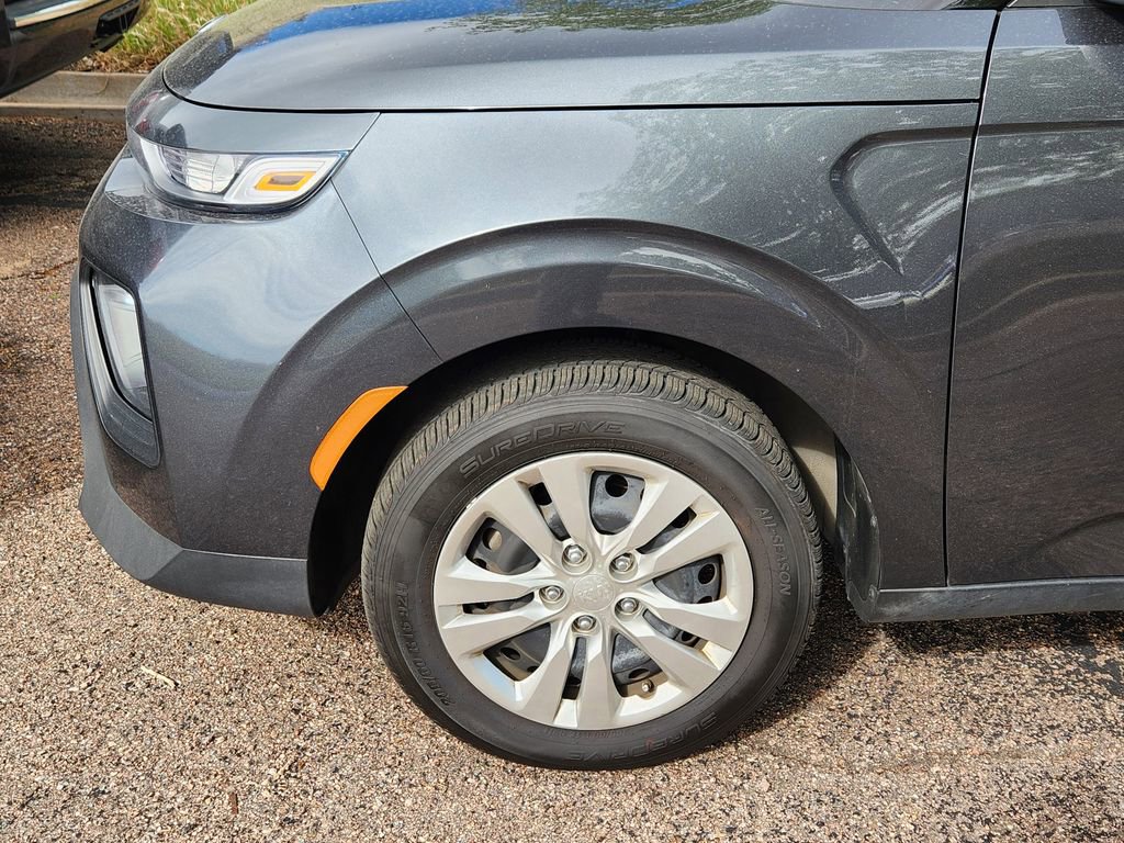 Used 2021 Kia Soul LX FWD image 4