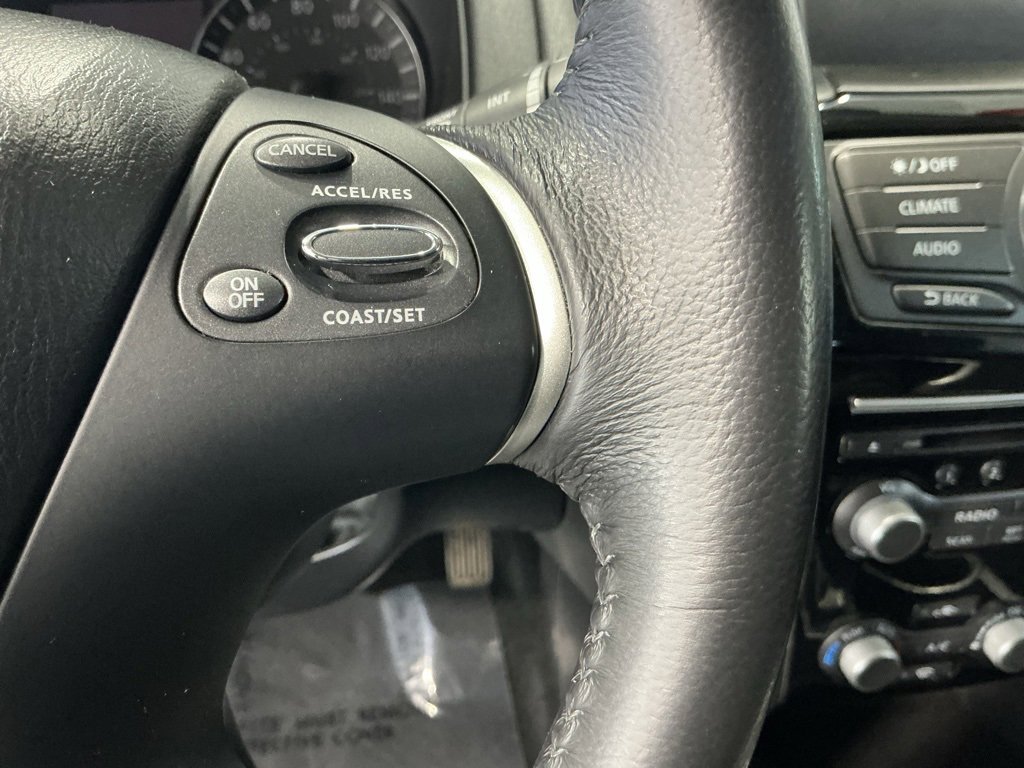 Used 2018 Nissan Pathfinder SV image 13