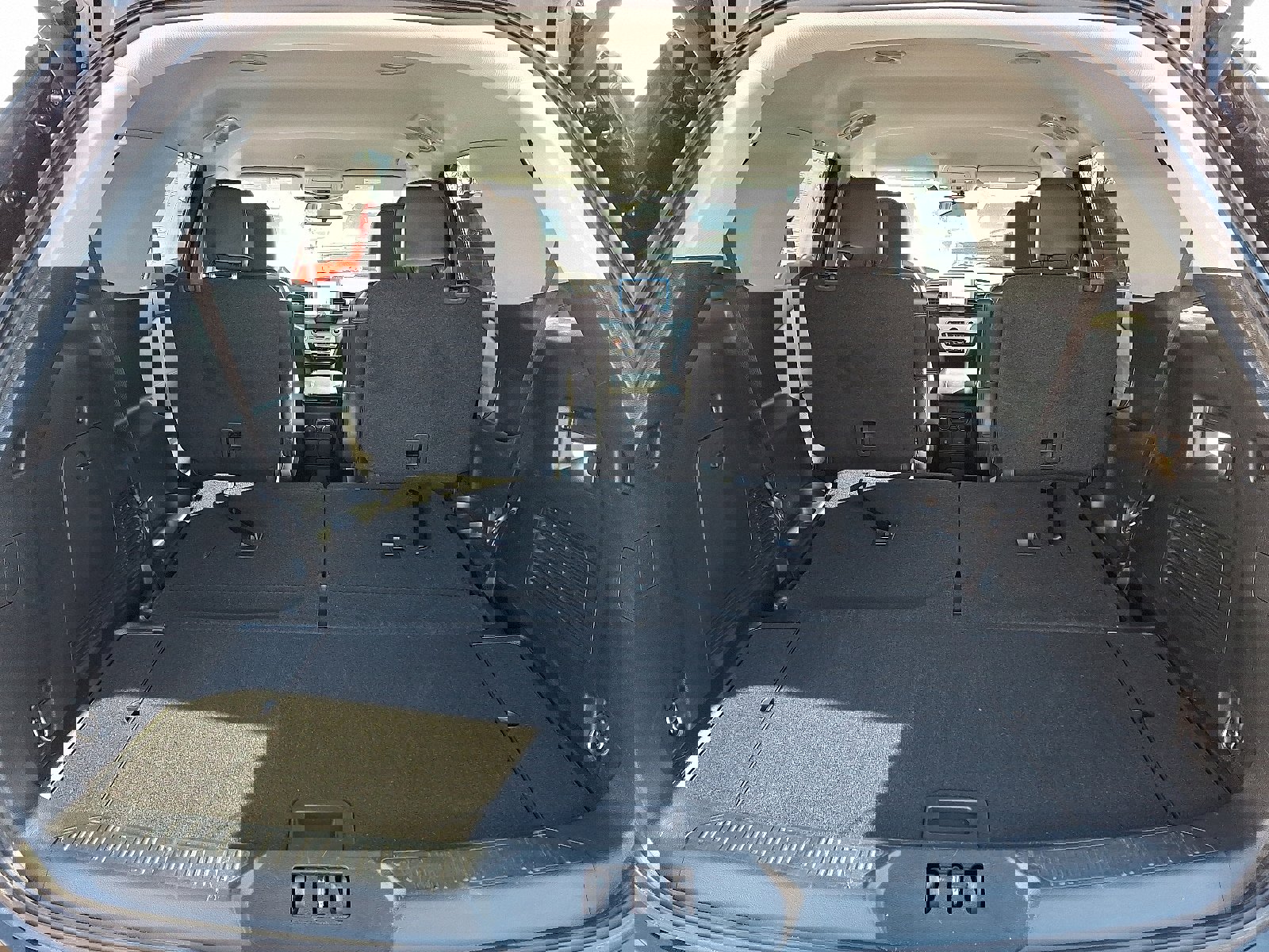 Certified 2022 Ford Explorer XLT w/ Equipment Group 202A image 28