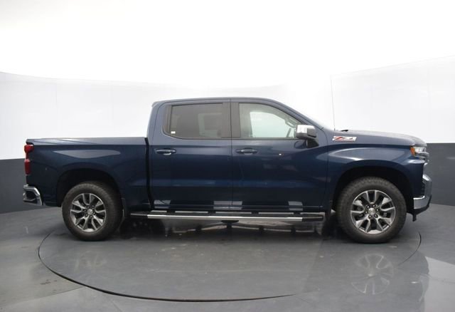 Used 2021 Chevrolet Silverado 1500 LT AWD/4WD image 3