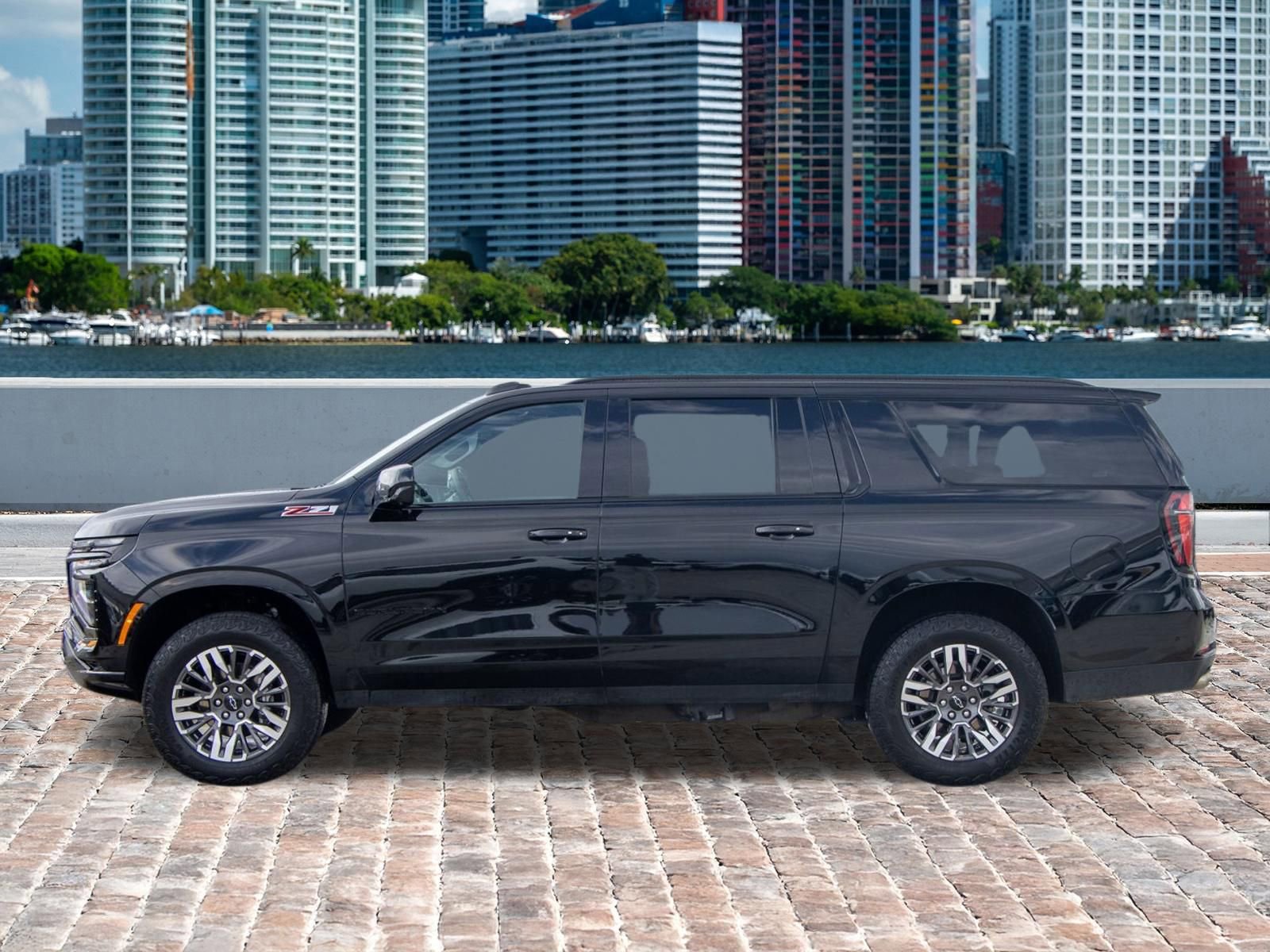 Used 2025 Chevrolet Suburban Z71 image 8