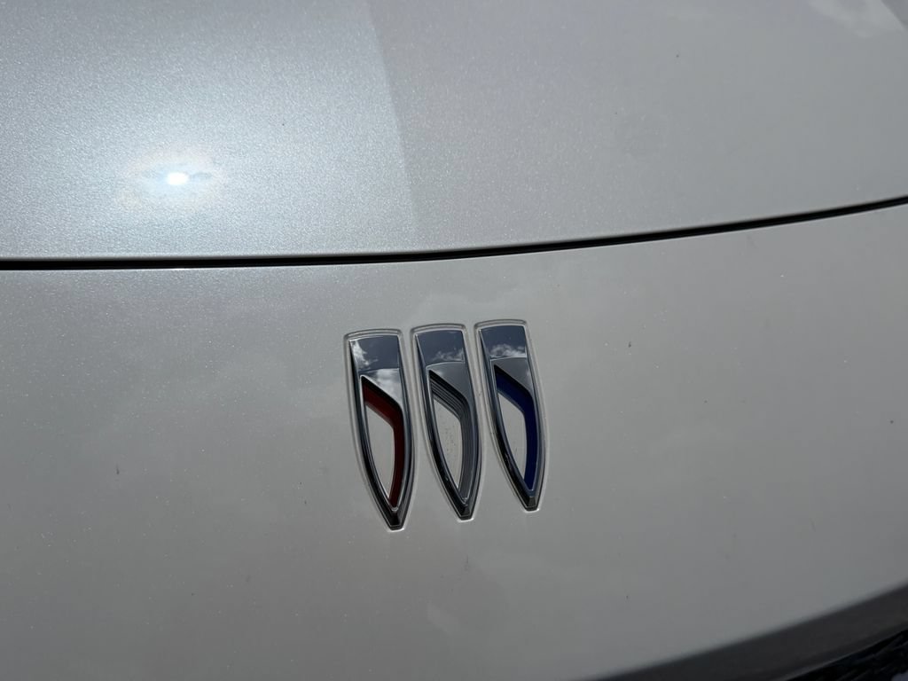 Used 2025 Buick Envista Avenir FWD image 11