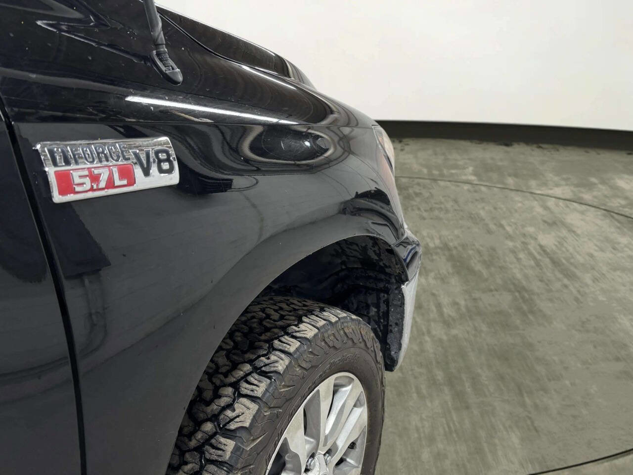 Used 2010 Toyota Tundra Limited image 6