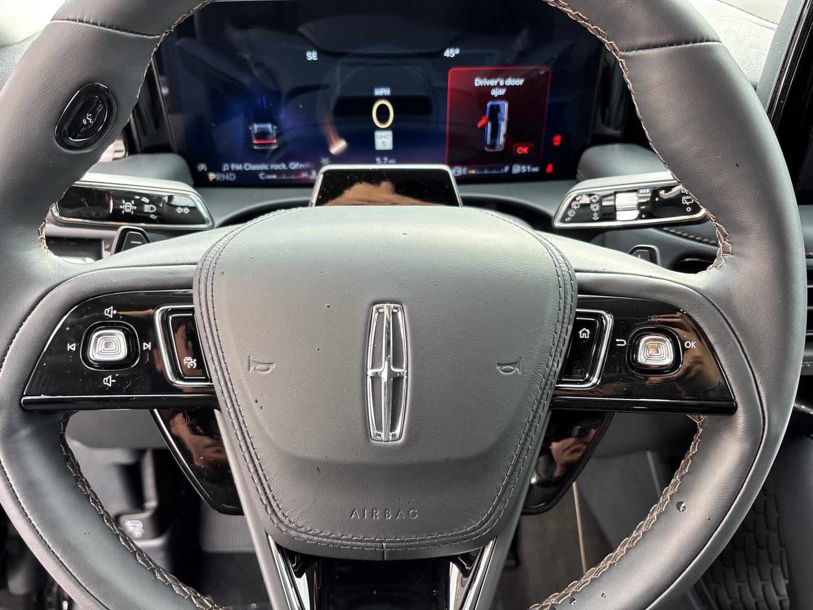 New 2026 Lincoln Aviator AWD image 18