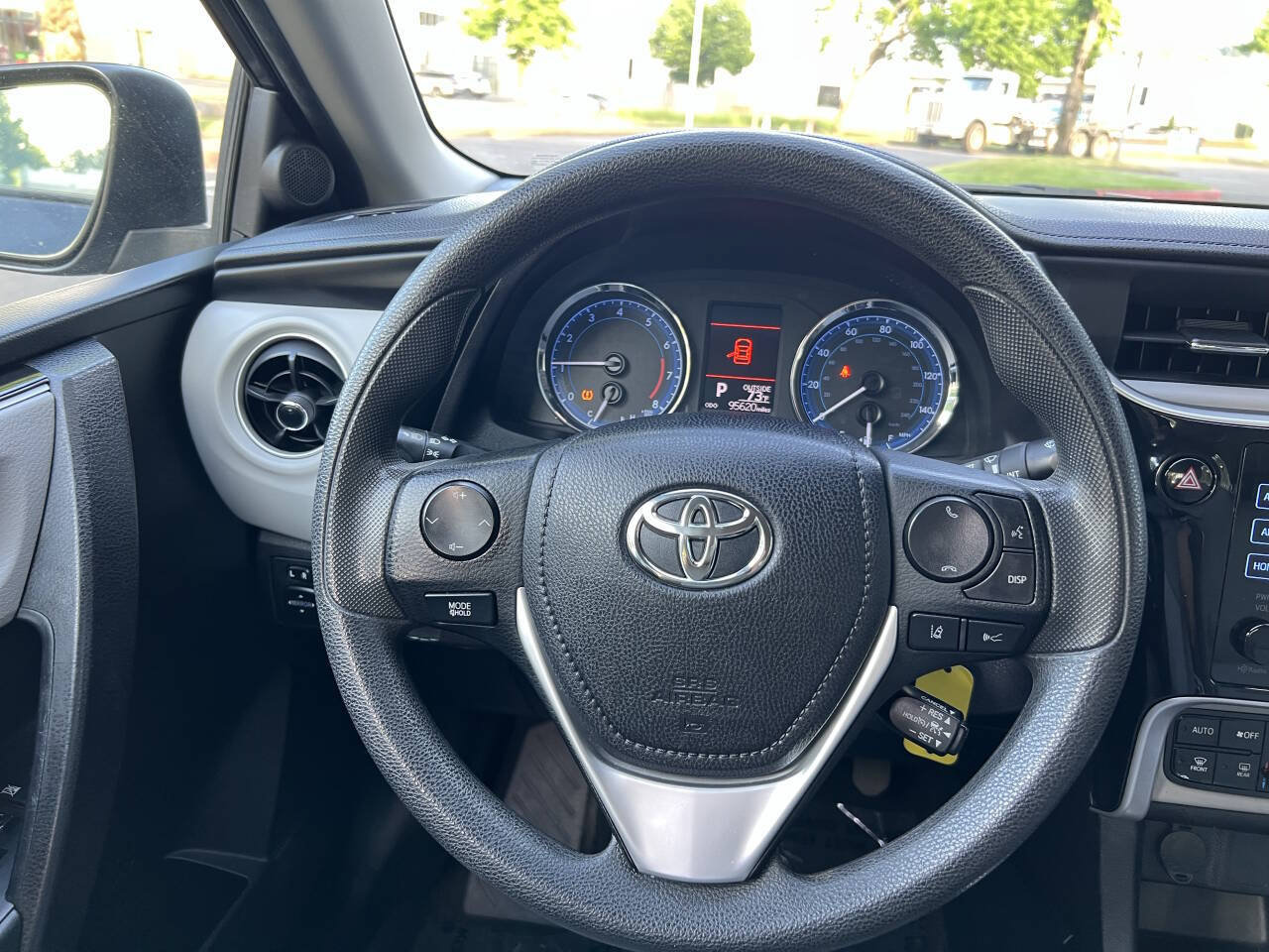 Used 2018 Toyota Corolla LE w/ LE Premium Package FWD image 16